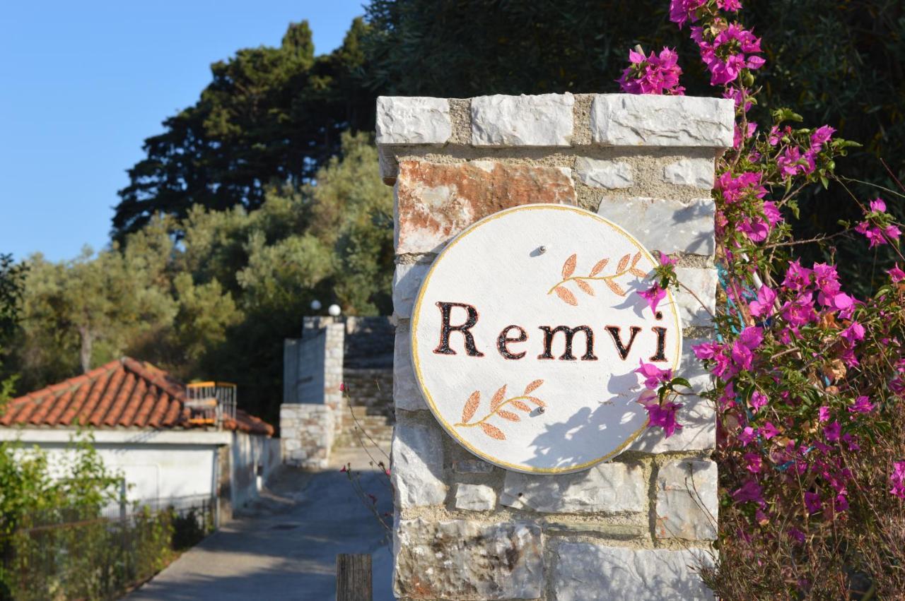 Remvi Apartments Skopelos Buitenkant foto