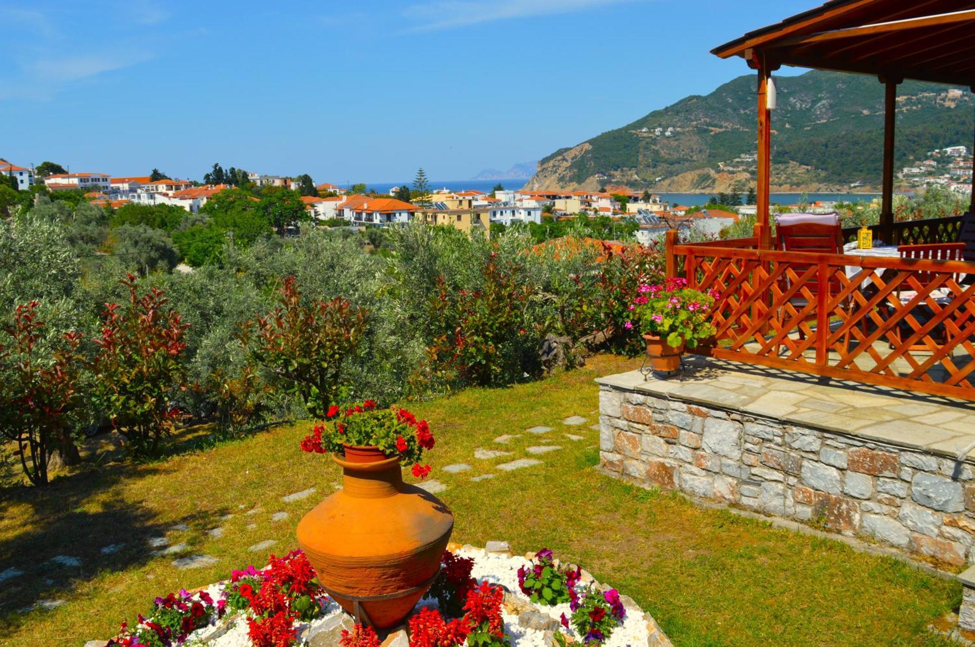 Remvi Apartments Skopelos Buitenkant foto